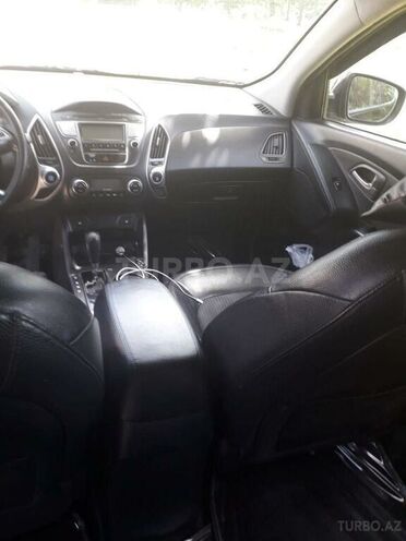 Hyundai ix35 2011, 225,000 km - 2.0 л - Qazax