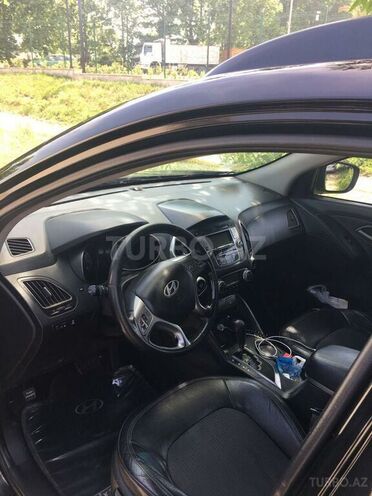 Hyundai ix35 2011, 225,000 km - 2.0 л - Qazax