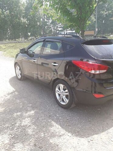 Hyundai ix35 2011, 225,000 km - 2.0 л - Qazax