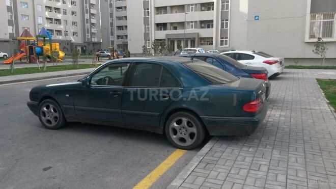 Mercedes E 200 1997, 239,000 km - 2.0 l - Bakı