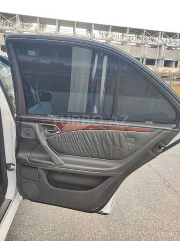 Mercedes E 270 2000, 518,000 km - 2.7 l - Sumqayıt