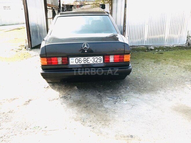 Mercedes 190 1992, 300,000 km - 2.0 l - Ucar