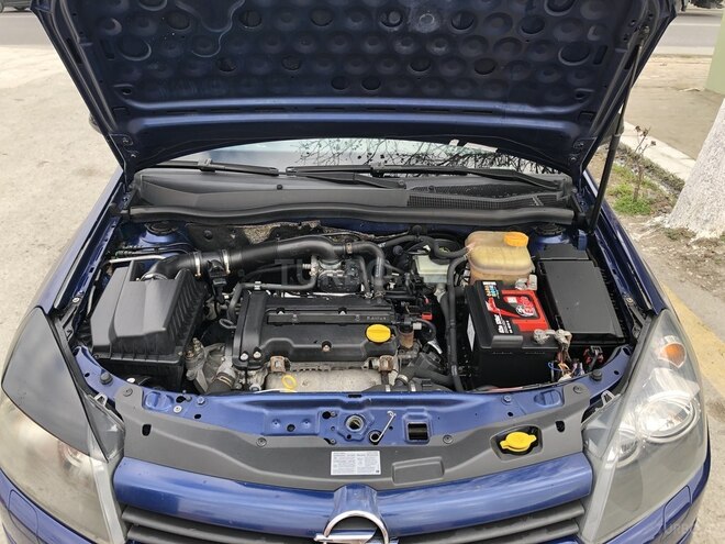 Opel Astra 2005, 250,000 km - 2.0 l - Bakı