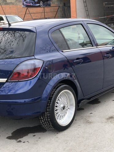 Opel Astra 2005, 250,000 km - 2.0 l - Bakı