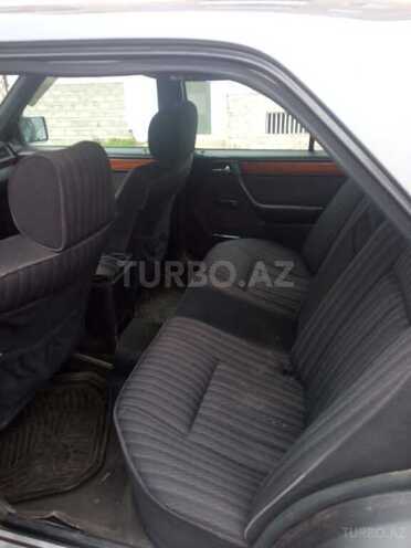 Mercedes E 300 1989, 300,000 km - 3.0 l - Bakı