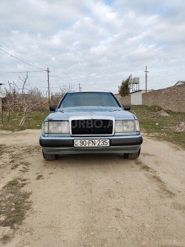 Mercedes E 250 1988, 325,423 km - 2.5 l - Bakı