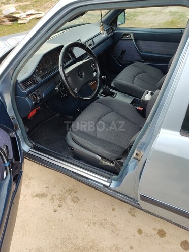 Mercedes E 250 1988, 325,423 km - 2.5 l - Bakı