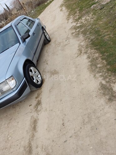 Mercedes E 250 1988, 325,423 km - 2.5 l - Bakı