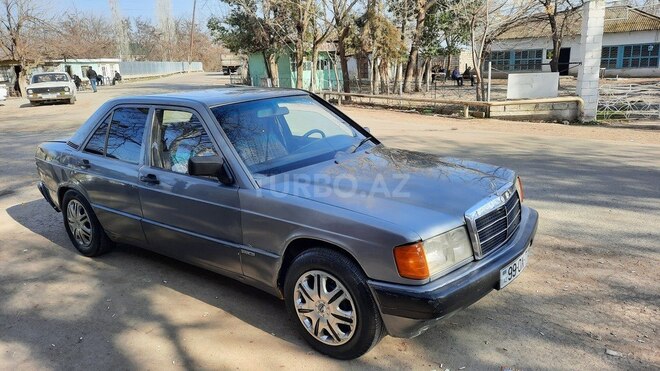 Mercedes 190 1990, 150,000 km - 2.0 л - Yevlax