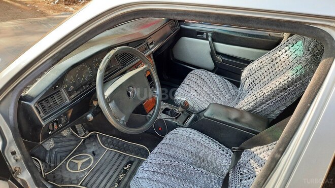 Mercedes 190 1990, 150,000 km - 2.0 л - Yevlax