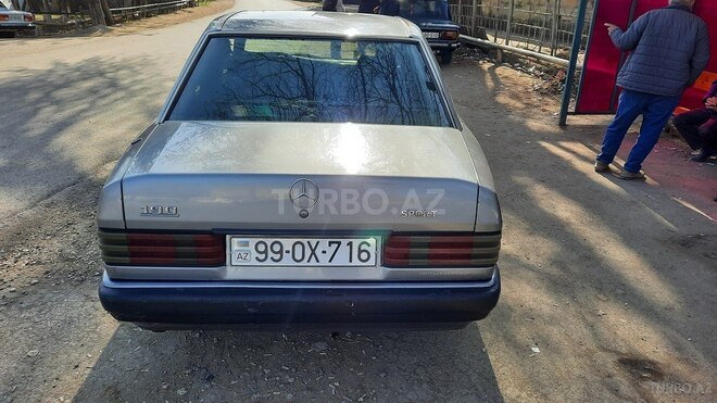 Mercedes 190 1990, 150,000 km - 2.0 л - Yevlax
