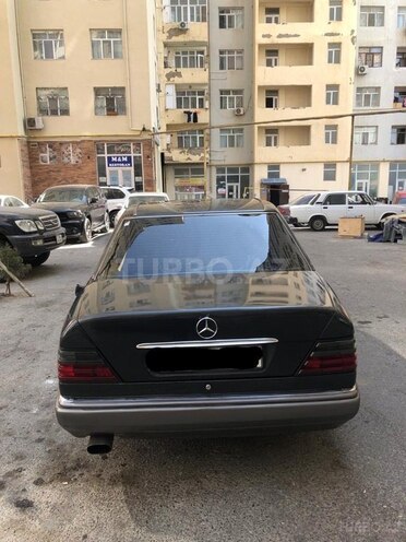 Mercedes E 220 1994, 360,000 km - 2.2 л - Bakı
