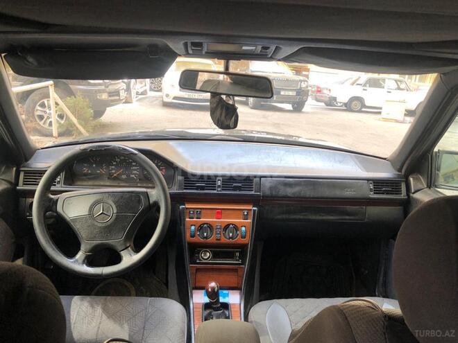 Mercedes E 220 1994, 360,000 km - 2.2 л - Bakı