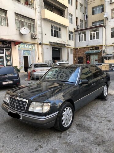 Mercedes E 220 1994, 360,000 km - 2.2 л - Bakı