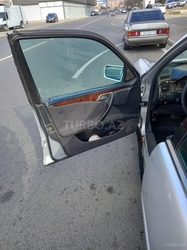 Mercedes E 290 1996, 999,999 km - 2.9 l - Bakı