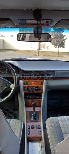 Mercedes E 220 1992, 357,140 km - 2.2 l - Bakı