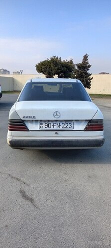 Mercedes E 220 1992, 357,140 km - 2.2 l - Bakı