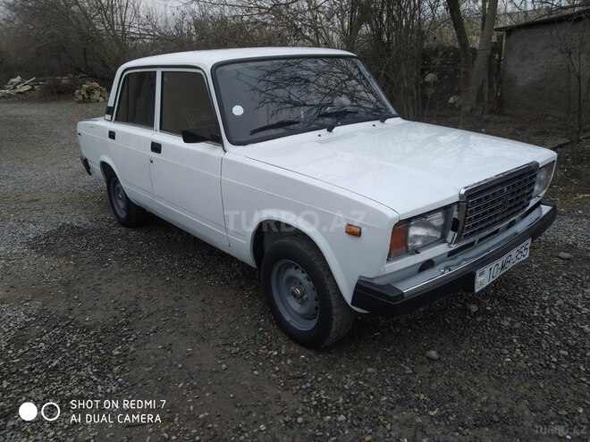 LADA (VAZ) 2107 2003, 136,000 km - 1.6 l - Salyan