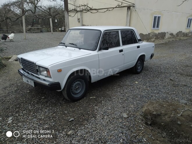 LADA (VAZ) 2107 2003, 136,000 km - 1.6 l - Salyan