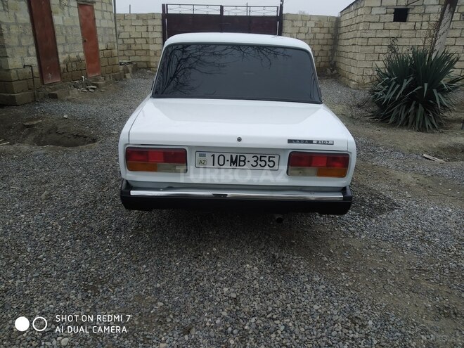 LADA (VAZ) 2107 2003, 136,000 km - 1.6 l - Salyan