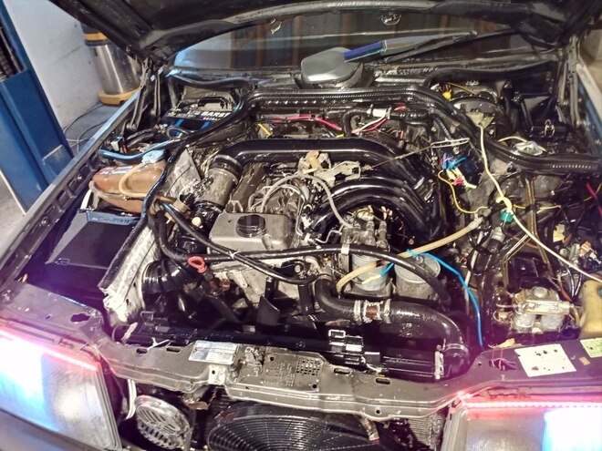 Mercedes E 250 1993, 352,624 km - 2.5 l - Bakı