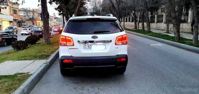 Kia Sorento 2010, 175,600 km - 2.0 l - Bakı