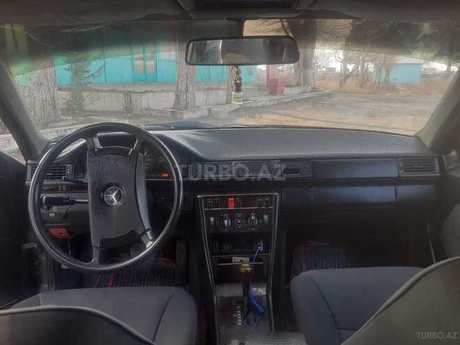 Mercedes C 250 1989, 525,252 km - 2.5 l - Yevlax