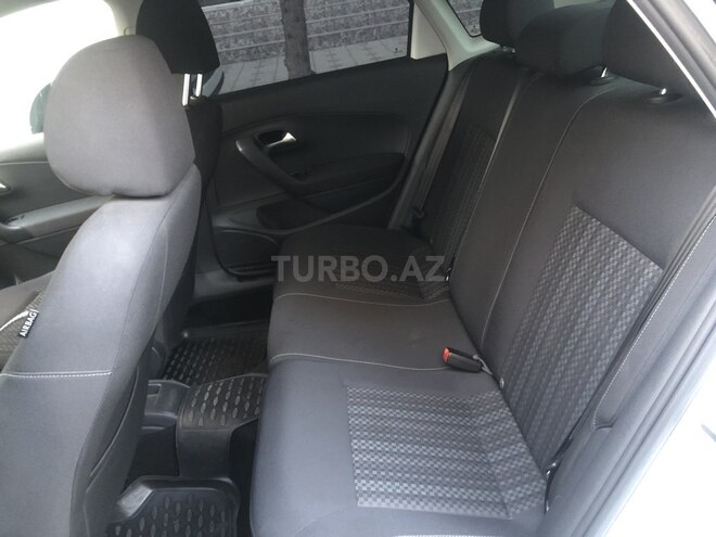 Volkswagen Polo 2019, 24,400 km - 1.6 l - Bakı