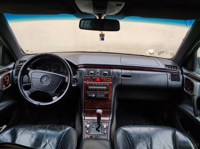 Mercedes E 320 1998, 275,000 km - 3.2 l - Bakı