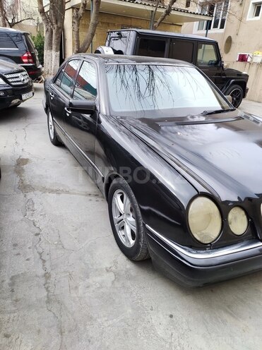 Mercedes E 320 1998, 275,000 km - 3.2 l - Bakı