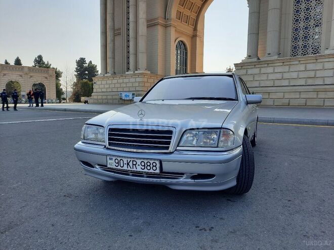 Mercedes C 220 1999, 322,000 km - 2.2 l - Bakı