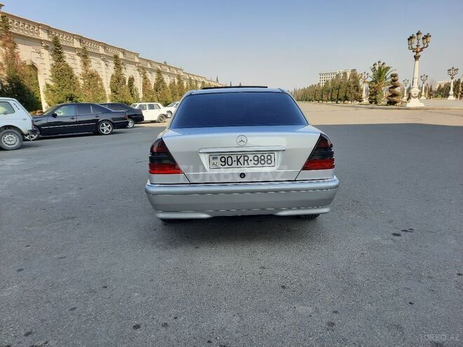 Mercedes C 220 1999, 322,000 km - 2.2 l - Bakı