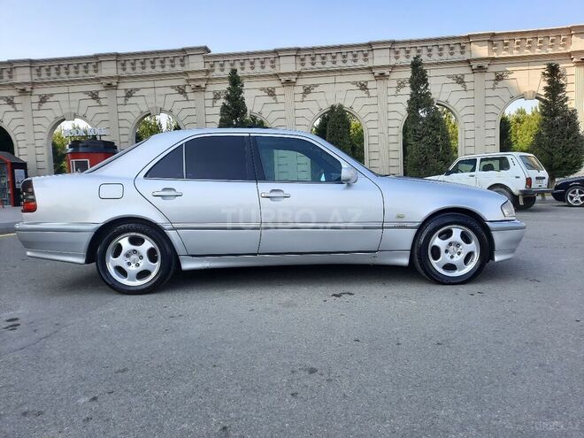 Mercedes C 220 1999, 322,000 km - 2.2 l - Bakı