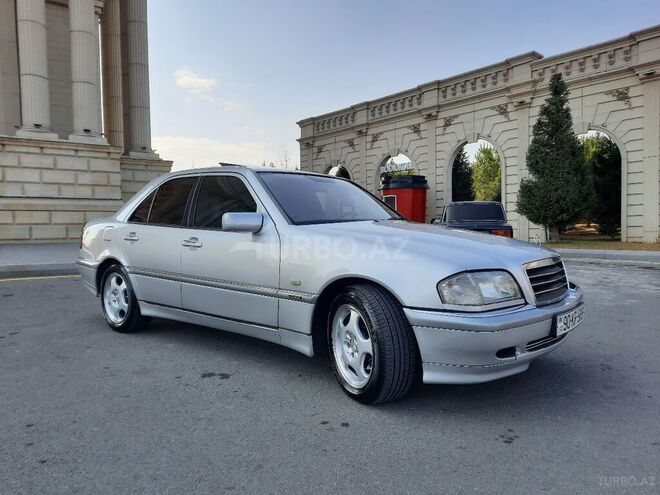 Mercedes C 220 1999, 322,000 km - 2.2 l - Bakı