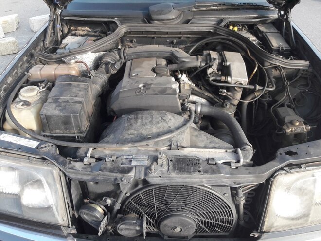 Mercedes E 220 1994, 245,000 km - 2.2 l - Bakı
