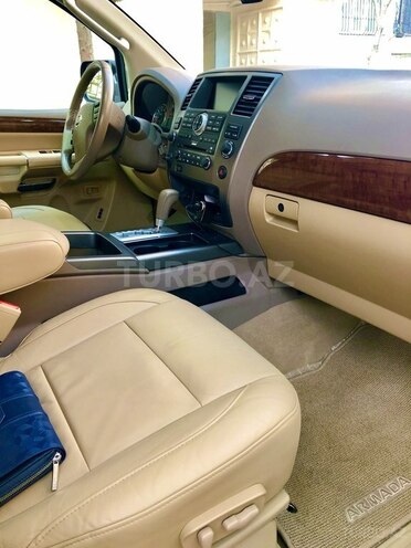 Nissan Armada 2011, 101,000 km - 5.6 л - Bakı