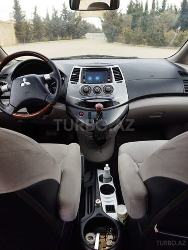 Mitsubishi Grandis 2007, 288,357 km - 2.4 л - Bakı