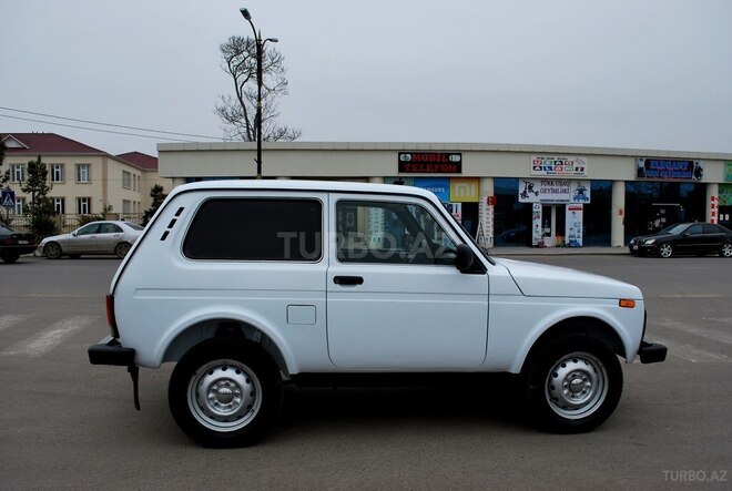 LADA (VAZ) Niva 2015, 77,000 km - 1.7 l - Saatlı