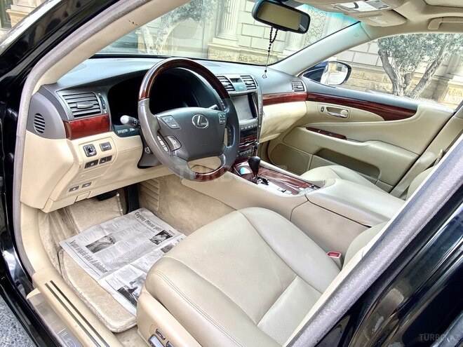 Lexus LS 460 2008, 252,000 km - 4.6 l - Bakı