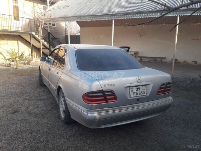 Mercedes E 320 2001, 402,389 km - 3.2 l - Balakən