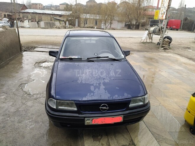 Opel Astra 2004, 490,000 km - 1.4 л - Quba