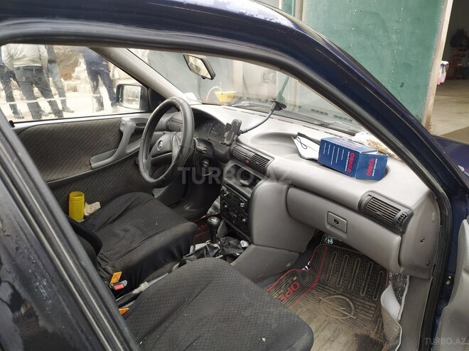 Opel Astra 2004, 490,000 km - 1.4 л - Quba