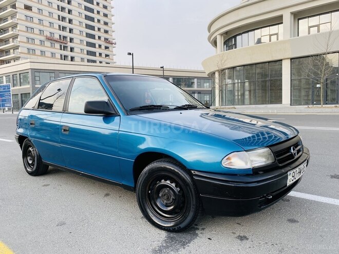 Opel Astra 1993, 635,000 km - 1.6 l - Bakı