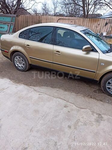 Volkswagen Passat 2001, 500,000 km - 2.0 л - Qazax