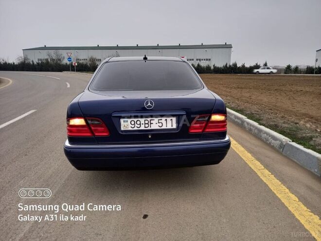 Mercedes E 240 1999, 298,000 km - 2.4 l - Bakı