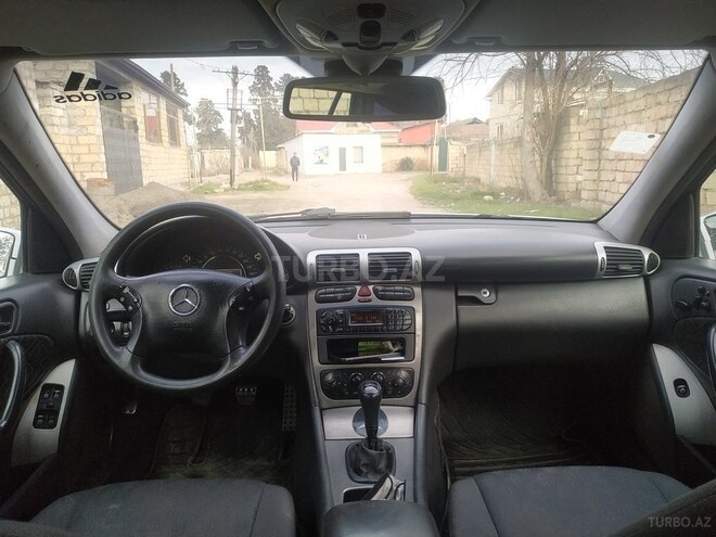 Mercedes E 180 2001, 215,000 km - 1.8 l - Bakı