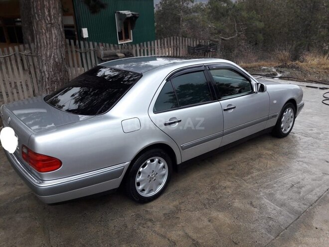 Mercedes E 240 1998, 218,000 km - 2.4 л - Tovuz