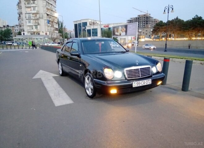 Mercedes E 240 1998, 256,000 km - 2.4 l - Bakı