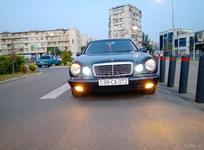 Mercedes E 240 1998, 256,000 km - 2.4 l - Bakı