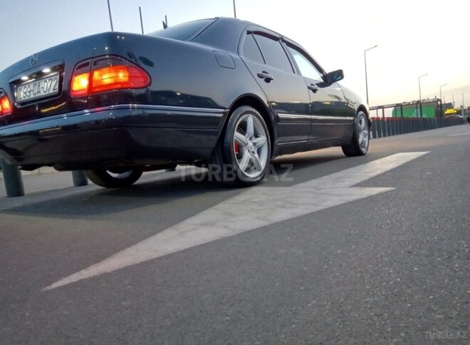 Mercedes E 240 1998, 256,000 km - 2.4 l - Bakı